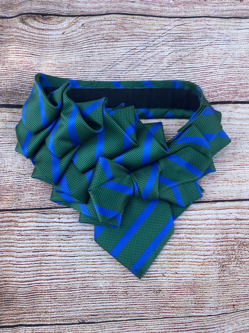 Lilian Asterfield silk ascot necktie